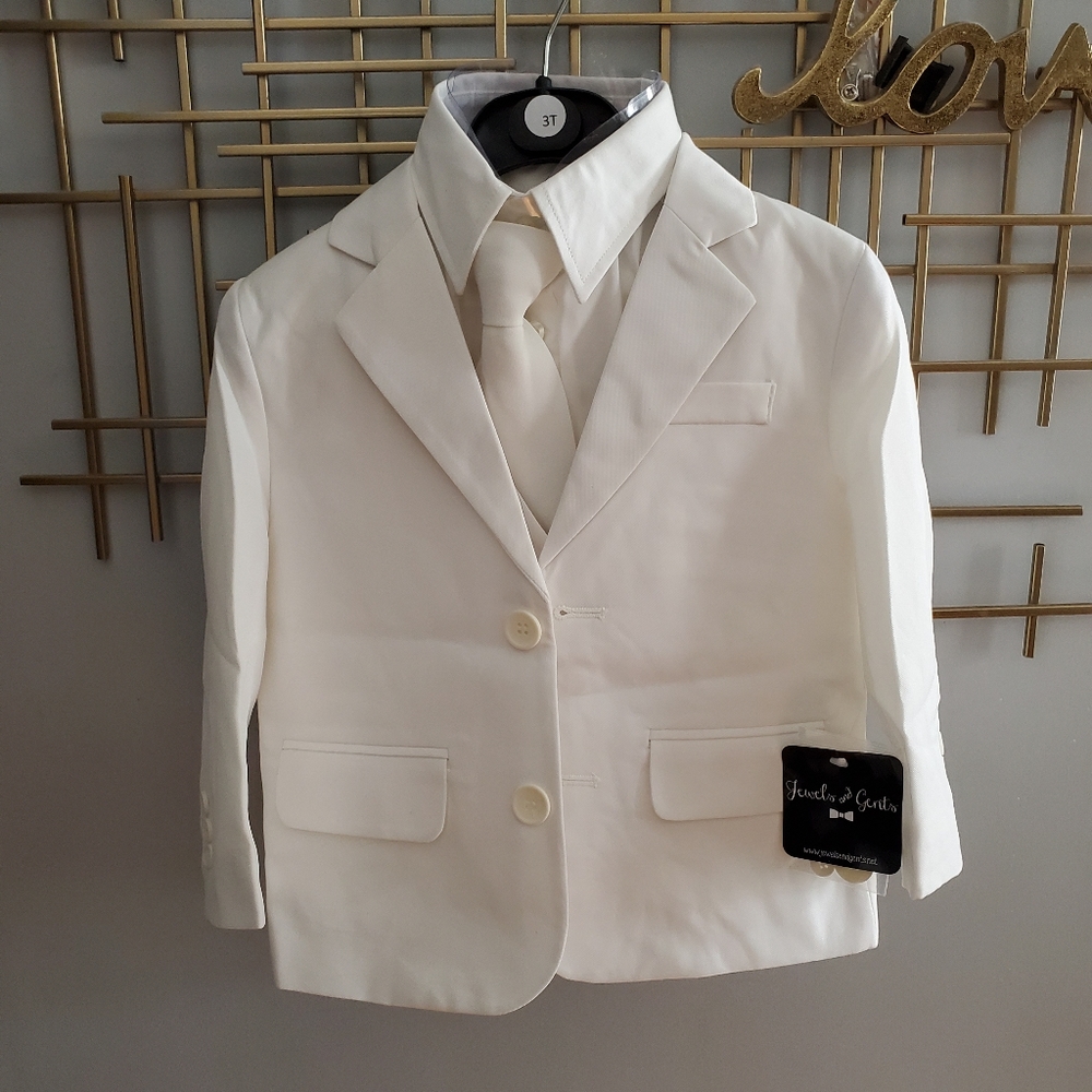 White suit (size 3T)